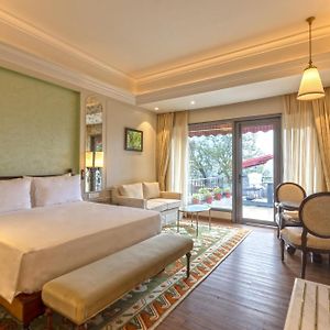 Premium Valley View Room Terrace